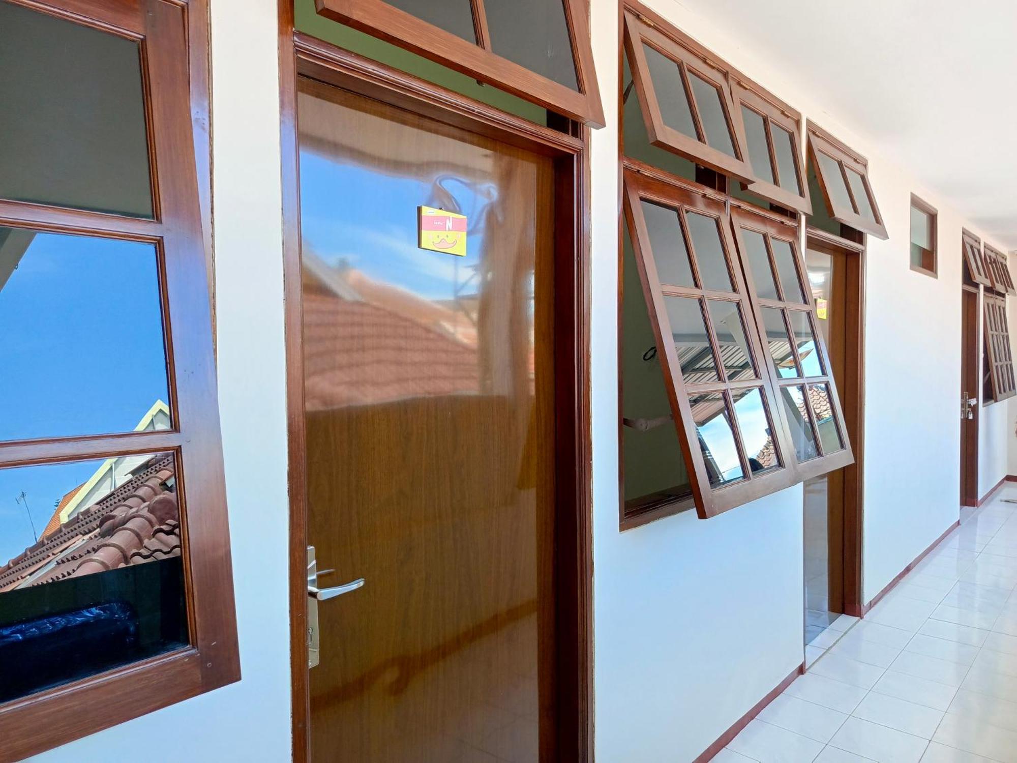 Bebek Kuning Residence Blimbing  Экстерьер фото